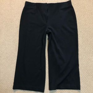 Chico’s Black Crop Pants Size 0.5 Capri Size 6
